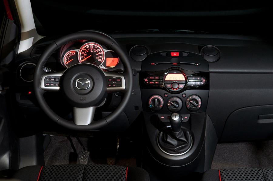  Mazda2 2010 года  (фото 170 из 183)